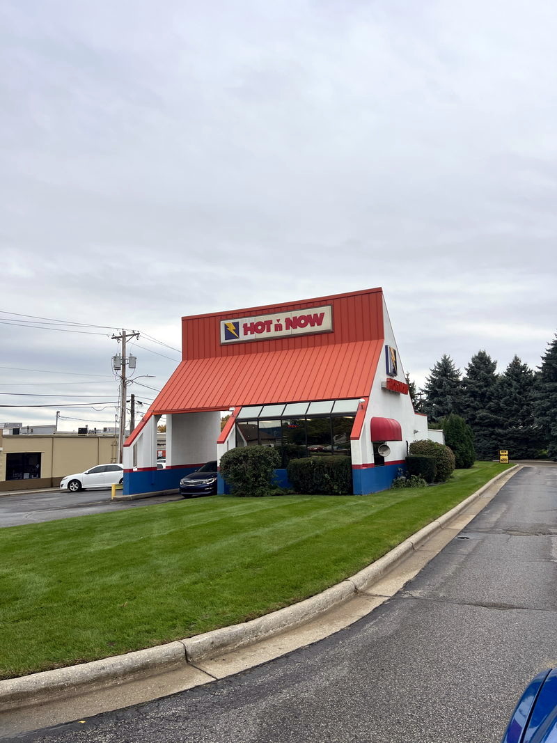 Hot n Now Hamburgers - Oct 22 2023 Photo